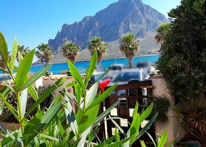 Del Sole كوستوناتشي